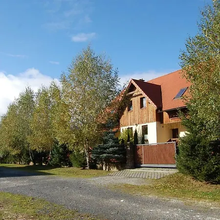 Dom Pod Wilczyncem Feriehus *